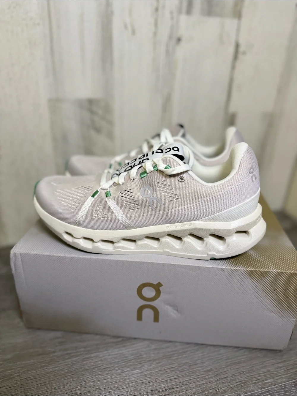 On Running light pink